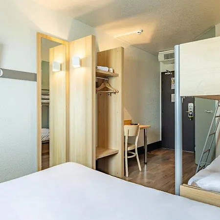 B&B Hôtel Poitiers 1 Futuroscope Chasseneuil-du-Poitou Buitenkant foto